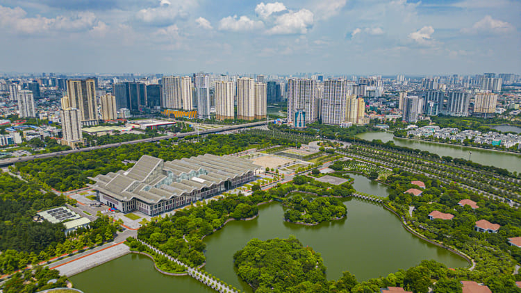 Thị trường chung cư Hà Nội dần đổi sóng: Phía Tây giảm nhiệt, Phía Đông vươn lên chiếm thị phần nhưng ẩn số còn nằm ở hướng khác
