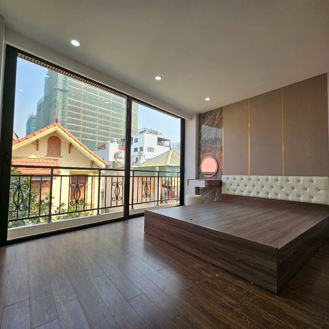 NHÀ ĐẸP LONG BIÊN – KẾ CẬN VINHOMES RIVERSIDE – THANG MÁY XỊN – Ô TÔ VÀO NHÀ