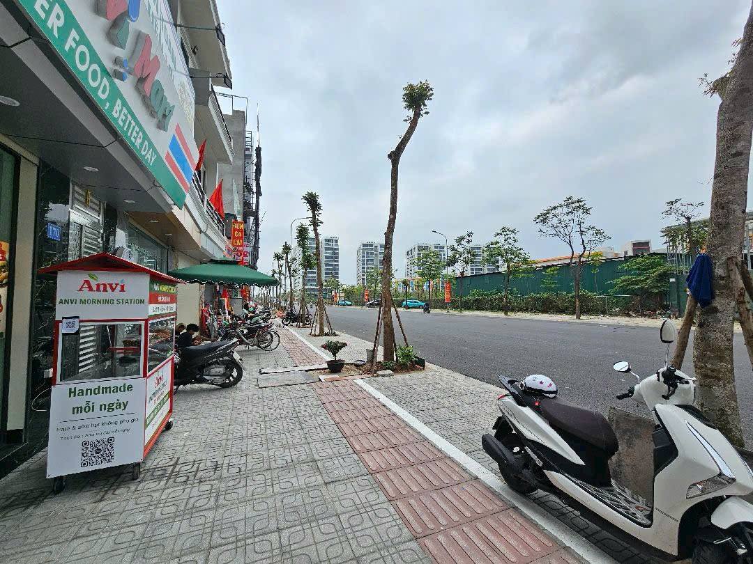 NHÀ ĐẸP LONG BIÊN – KẾ CẬN VINHOMES RIVERSIDE – THANG MÁY XỊN – Ô TÔ VÀO NHÀ
