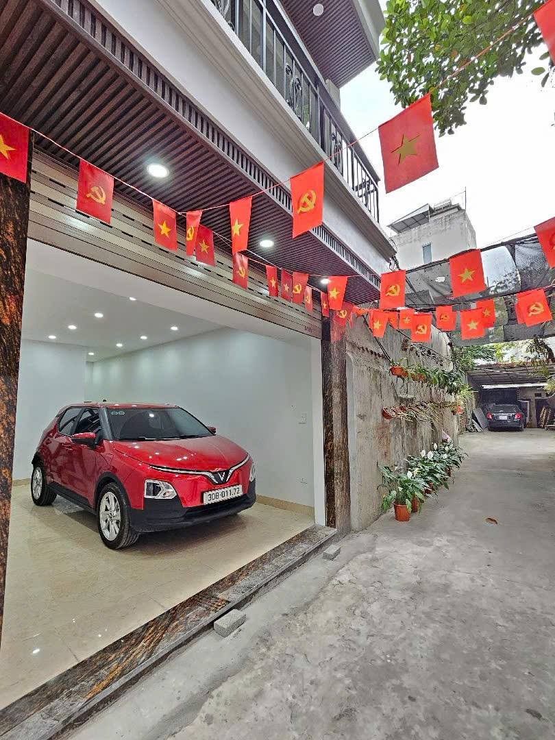 NHÀ ĐẸP LONG BIÊN – KẾ CẬN VINHOMES RIVERSIDE – THANG MÁY XỊN – Ô TÔ VÀO NHÀ