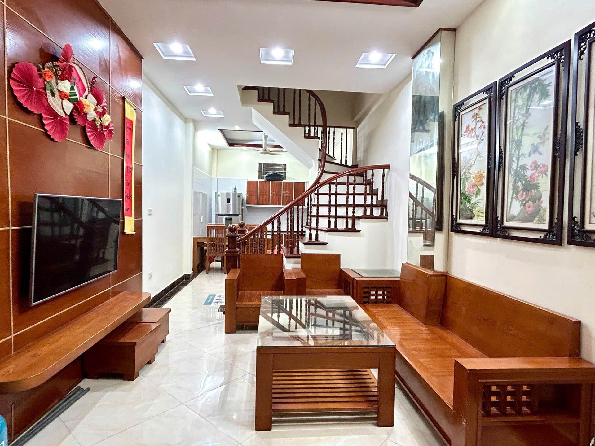 SIÊU PHẨM  – PHỐ ĐẠI LA – NHÀ ĐẸP FULL NỘI THẤT XỊN XÒ - ỐP GỖ SANG TRỌNG - DT 42M - GIÁ 10.86 TỶ
