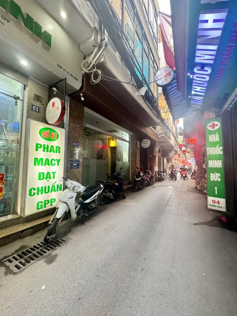 Chính chủ bán gấp 63 Thịnh Hào 1 40/46m2 5 tầng MT:8m nhỉnh 16 tỷ có thang máy