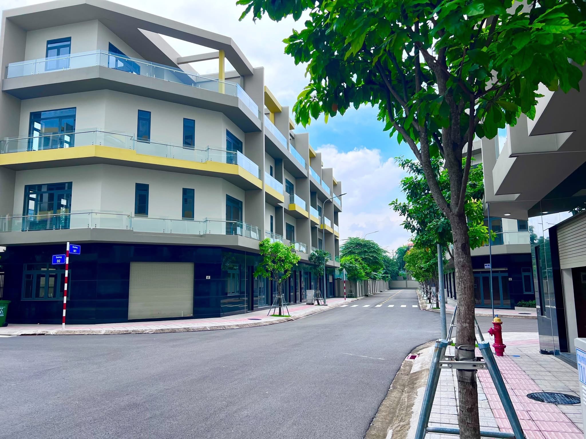 trả trước 700tr sở hữu ngay nhà phố 1 trệt 2 lầu có sân thượng tại TP Hồ Chí Minh