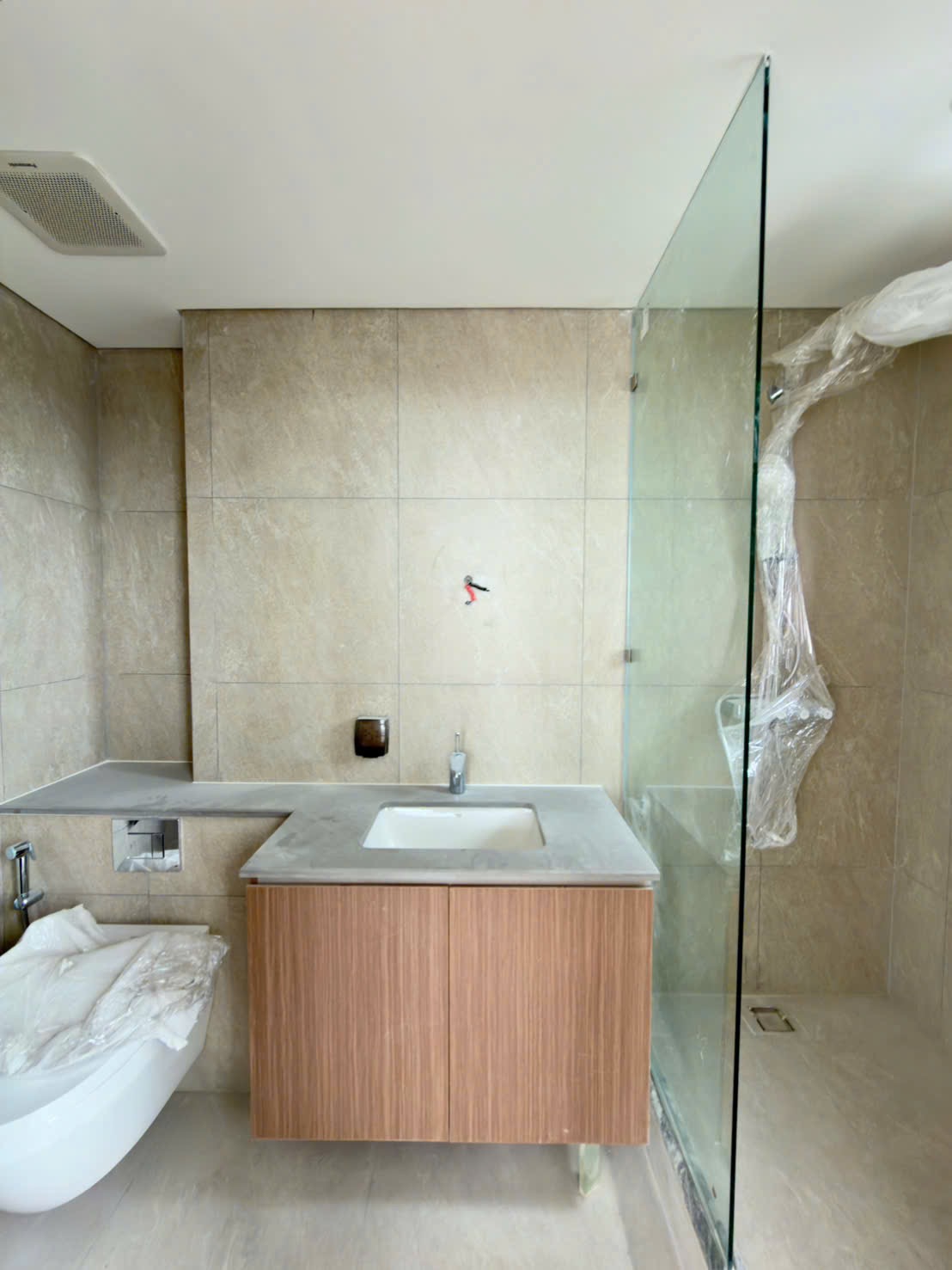 Cần bán gấpp để đi định cư nước ngoài . Căn góc 2PN - 2WC