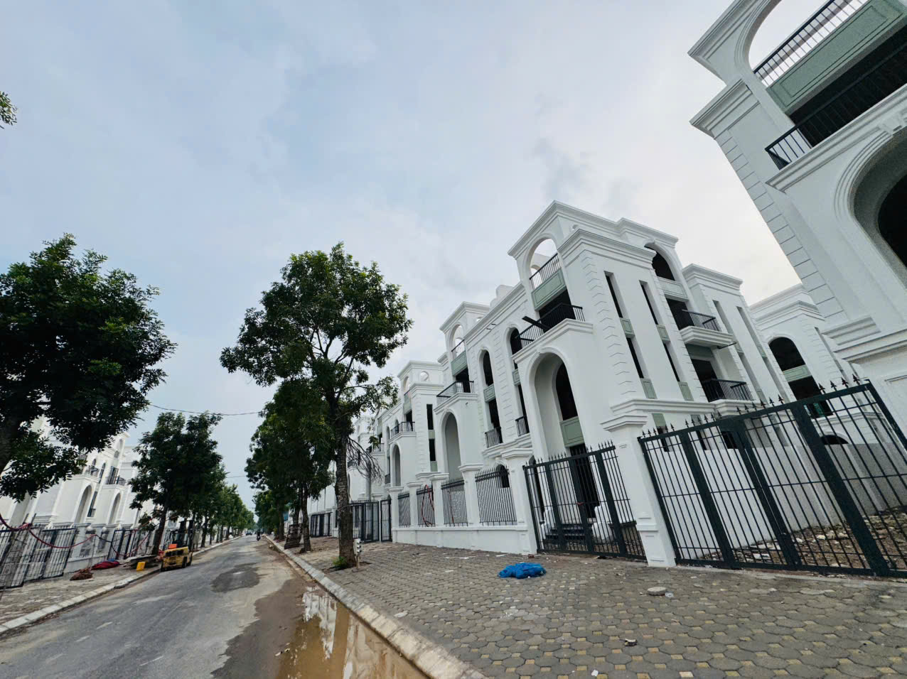 Cho Thuê Biệt Thự Thô Khu B2.2 – KDT Thanh Hà  0988 904 685