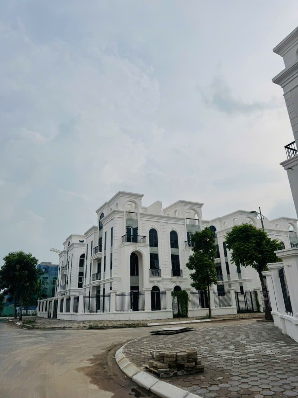 Cho Thuê Biệt Thự Thô Khu B2.2 – KDT Thanh Hà  0988 904 685